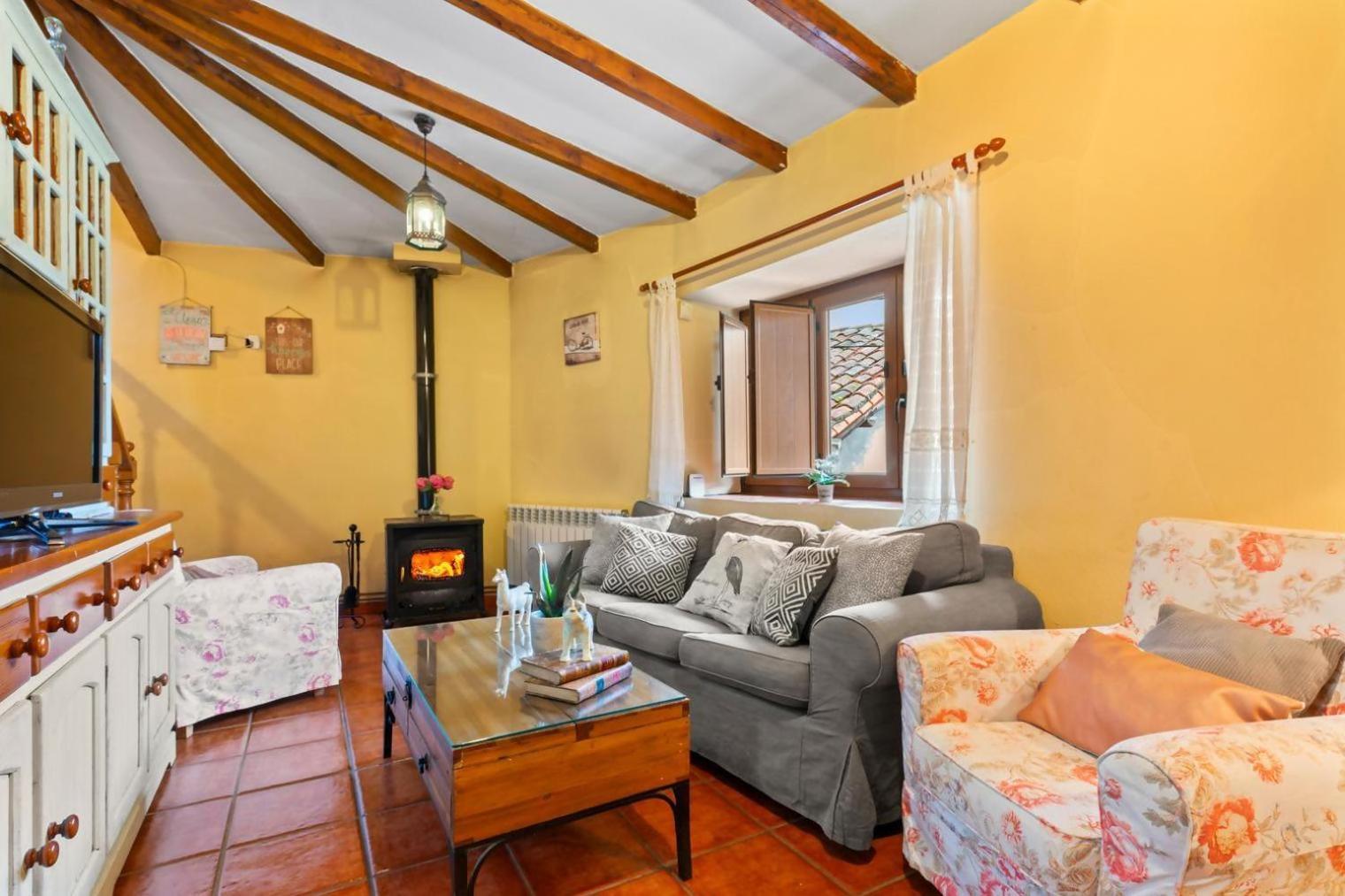 Orelleiru Casa Rural La Carrozal Senda Del Oso מראה חיצוני תמונה