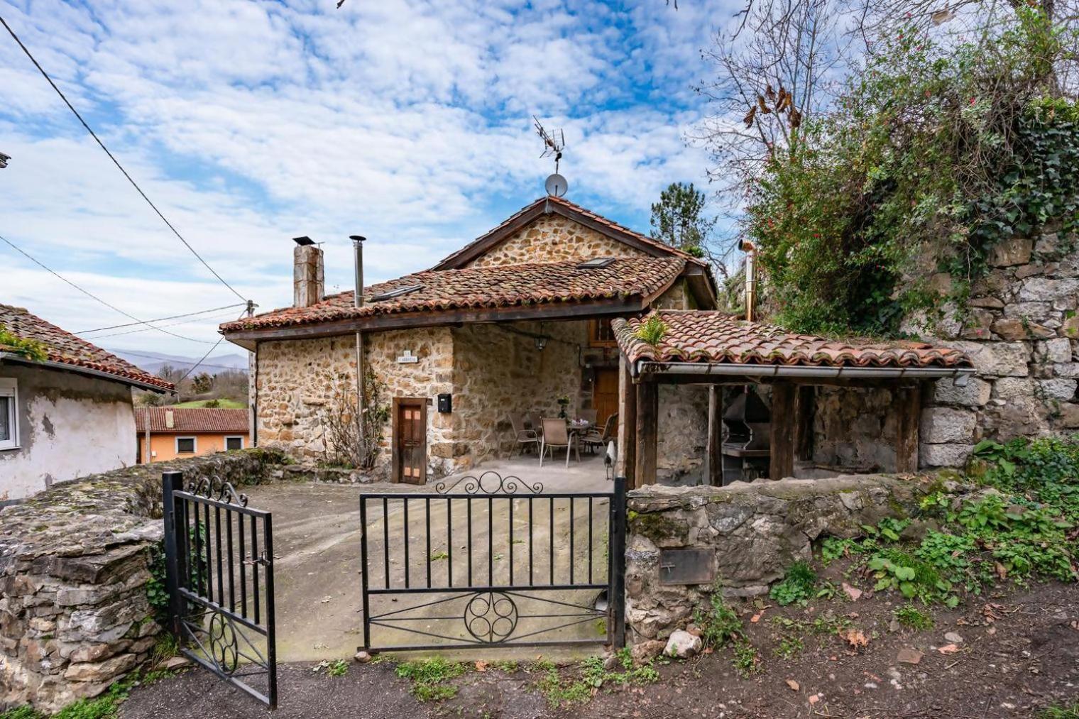 Orelleiru Casa Rural La Carrozal Senda Del Oso מראה חיצוני תמונה