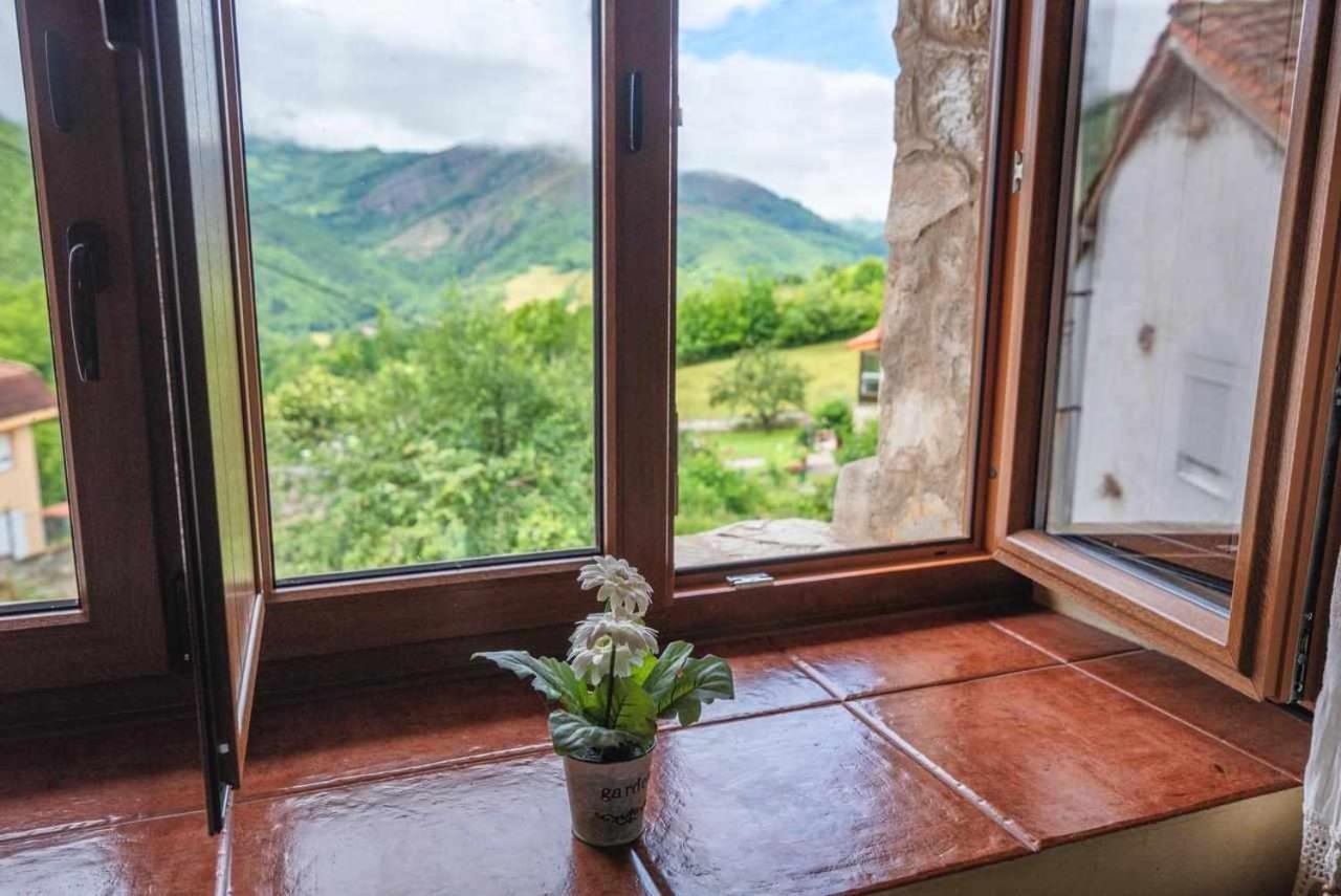 Orelleiru Casa Rural La Carrozal Senda Del Oso מראה חיצוני תמונה