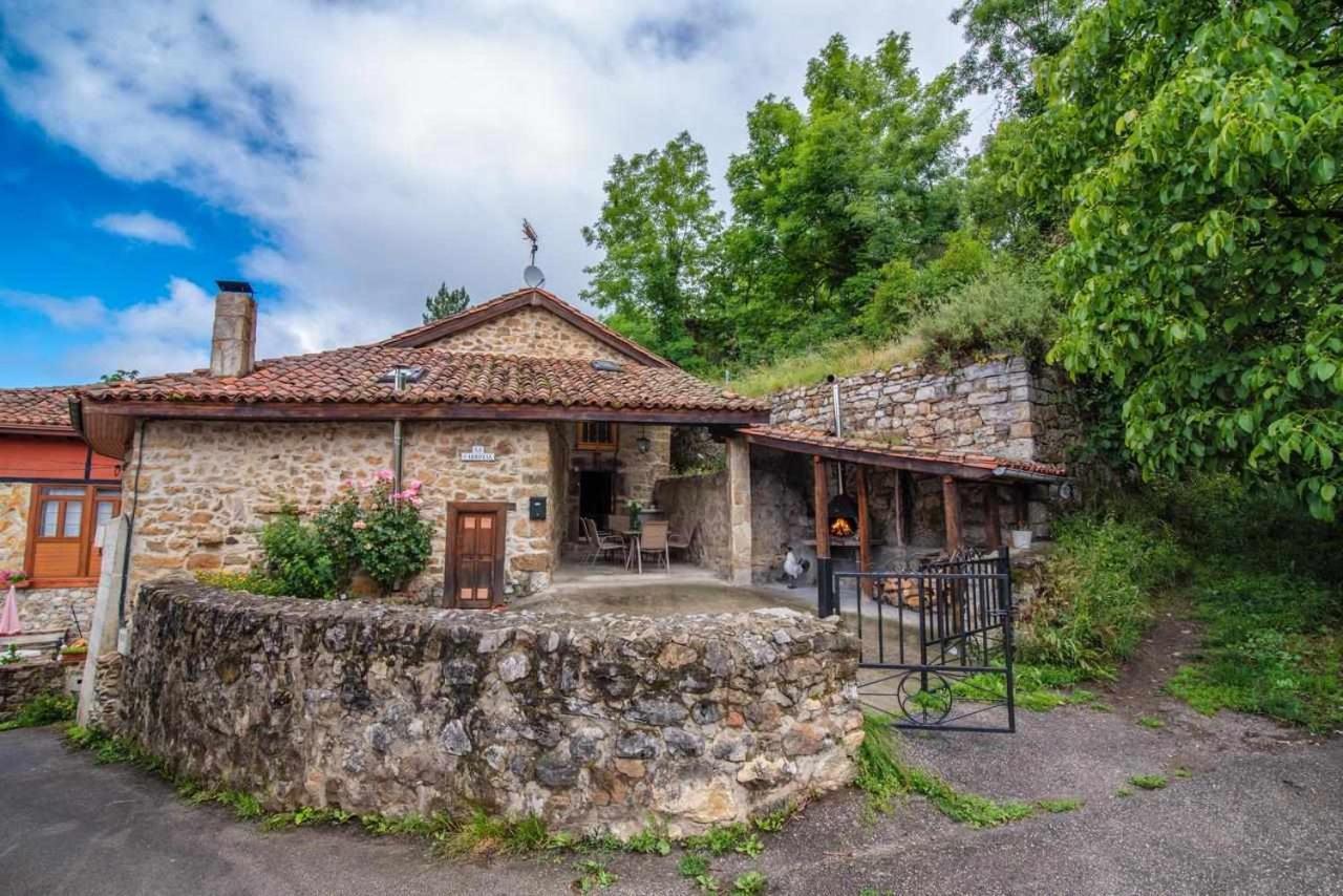 Orelleiru Casa Rural La Carrozal Senda Del Oso מראה חיצוני תמונה
